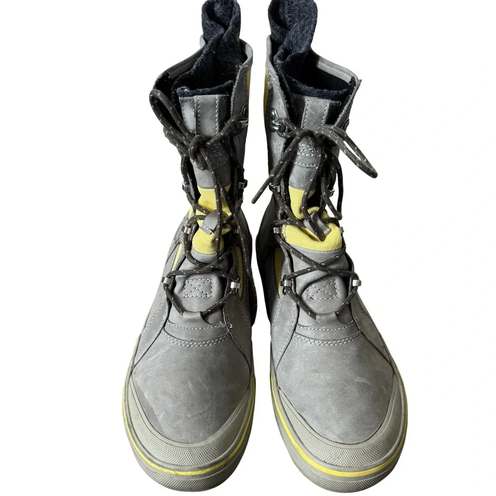 Clarks‎ Muckers Squall Boots Sz 10M Gray Yellow Leather Canvas Winter Waterproof